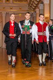 Det er totalt 169 representanter. Nestleder I Krf Kjell Ingolf Ropstad Svart Belte I Bunad Norge