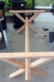 Fertiges Gestell Diy Paletten Holztisch Garten Holztisch Selber Bauen