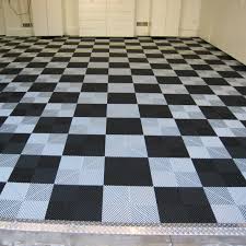 Pearl Silver And Black Checker W Diamond Plate Transition Modmyfloor Com Swisstrax Garage Decor Garage Redesign Garage Floor