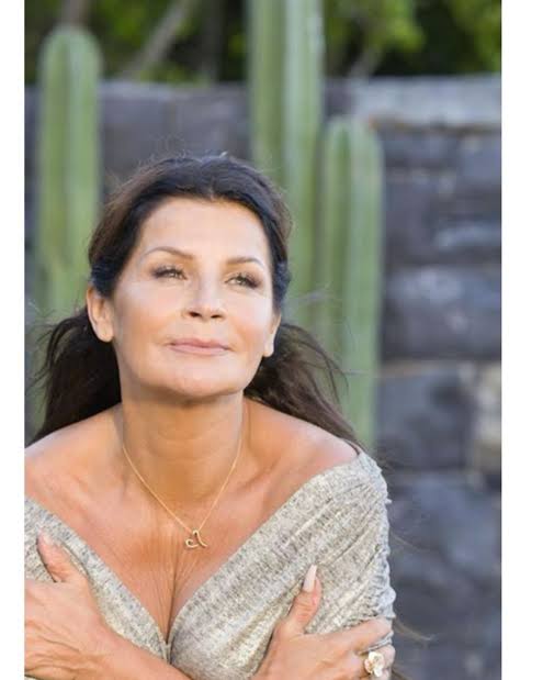 Carola (Official) added a new photo. - Carola (Official)