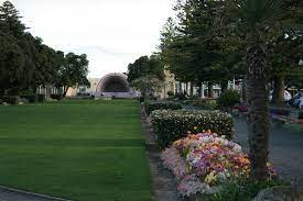 art deco buildings of napier nz picnic area for the art deco picnic looking at the sound shell art deco buildings picnic area napier nz