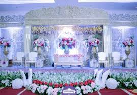 Meminjam kutipan dari mendiang clare boothe luce —seorang aktivis, penulis, editor, dan anggota konfres amerika serikat,  simplicity is the ultimate sophistication. 15 Rekomendasi Dekorasi Pernikahan Sederhana Dan Minimalis Yang Bisa Kamu Tiru Wedding Market