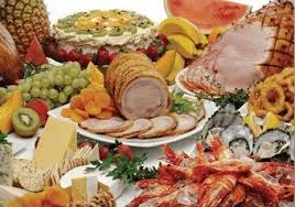 Australian Christmas Lunch Yes We Have Lunch Usually For Christmas At Home Or At The Beach Park It Usual Christmas Lunch Christmas Food Christmas Lunch Menu