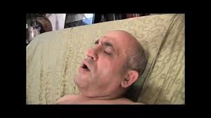 ปู่ย่าตายายแก่เงี่ยนมีนิสัยไม่ดีในการเย็ดหลานสาววัยรุ่น