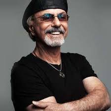 Dion Ward's Instagram, Twitter & Facebook