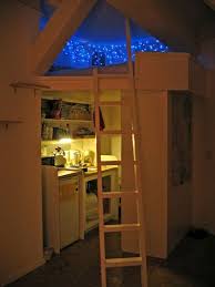 Jugendzimmer Gestalten Decke Dekorieren Blau Beleuchtung Bett Treppe Coole Raume Traumzimmer Zimmer Einrichten Jugendzimmer