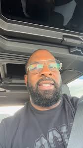 🚨🚨🚨Family I just got the news from my publisher @faithwordsbooks that  “The Fight To Find Yourself” made the USA TODAY BEST SELLERS LIST!! We’re a  NATIONAL BEST SELLER!! We On Go!!🔥🔥🔥Thank you Jesus🙌🏽, ...