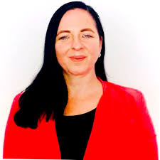 Kelly Pye's Instagram, Twitter & Facebook