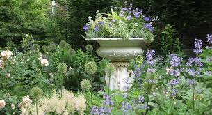 Beautiful Nantucket Garden From Designers Beautiful Gardens Magical Garden French Country Garden