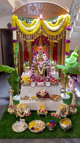 celebrated this year's varalakshmi vratham in the US 😊✨🪷 so much love and  positivity 🧿🤍🥹 ps : let my hair down after the pooja, outside the pooja  room :) om sree maathre