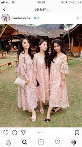 Langsung saja yuk, simak artikelnya! Pin By Lara Mida On Lebaran Casual Wedding Dress Dress Brokat Lace Pink Dress