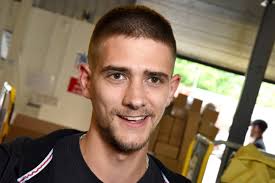 Dad nearly dies from biting his fingernails