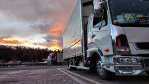 7トン車（7トントラック）とは？サイズや寸法、長さ、積載量などをわかりやすく解説 - TRUCK BIZ