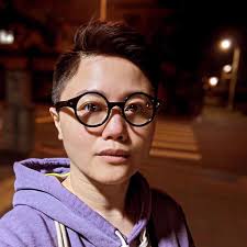 你是不是也有心愛的眼線筆或刷子因為一個不小心炸毛了呢？ 不管是動物毛還是尼龍毛只要用蒸氣蒸過有蒸氣熨斗就用蒸氣熨斗