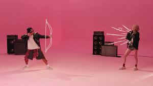 APT.: conheça o jogo típico coreano que inspirou dueto de Bruno Mars e  Rosé | CNN Brasil