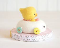 たまごカーに乗ったひよこ ひよこ ニードルフェルトの作り方 フェルト手芸