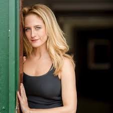 Ünlü oyuncu meme kanserine yakalandı. Menajerimi Ara Dizisini Feris I Canan Erguder Bakin Kiminle Evli