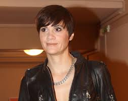 Στο κέντρο της πόλης βρέθηκε η άννα μαρία παπαχαραλάμπους και ο φωτογραφικός φακός του yupiii ήταν. Anna Maria Papaxaralampoys Agnwristh H H8opoios H Megalh Allagh Sta Mallia Ths Pics Zox Gr