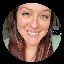 Congratulations to Mrs. Mary Bailey who's been named the new Umatilla  Middle School Principal!! Mrs. Bailey brings a wealth of experience to the  program. There will be a meet and greet Wednesday,