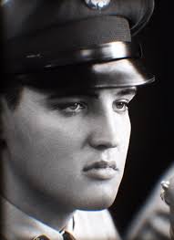 I'm trying to think of something to say but I seem to be distracted. 🫠❤️😉