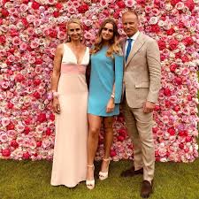 Donny van de beek is a dutch international footballer. Estelle Bergkamp Is The Stunning Daughter Of Arsenal Legend Dennis And Is The Girlfriend Of Man Utd Target Van De Beek