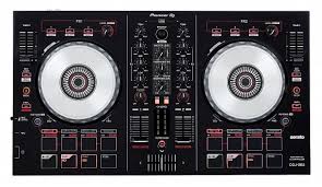 16 multicolor drum pads + master rca out. Top 5 Dj Controllers For Beginners T Blog