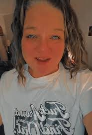 Cheryl Roberson's Instagram, Twitter & Facebook