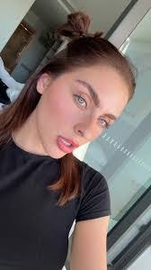 Lauren Mahan's Instagram, Twitter & Facebook