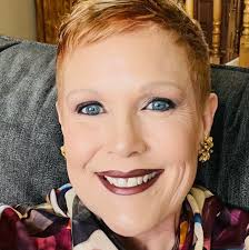 Who is a good hair colorist in Findlay, Ohio for root touch ups and  highlights?