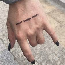 The most common vintage style tattoo material is metal. 16 Mil Curtidas 51 Comentarios ð™¬ ð™š ð™§ ð™– Aeswera No Instagram Siirlerimin Besigine Sen Doguyorsun Gunes Hand Tattoos Mini Tattoos Egirl Tattoo