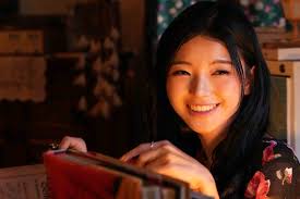 Choi Hung Apartment in Hong Kong 🇭🇰🌈📸 with @susu_yyyyu ✨ 📷:z6  Photographs by Jbright. ——— Copyright 2025. Jbright. All Rights reserved.  #개인작업#인물사진#스냅사진#스냅촬영#홍콩스냅#초이홍아파트