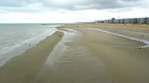 Je zag ze misschien al staan aan zee: Nieuwpoort Strand Youtube