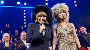 While at local nightclub club manhattan, tina crossed paths with ike turner tina, who was in her teens, was not particularly drawn to ike romantically upon first sight and in fact, found him unattractive. Deutschland Premiere Queen Of Rock Hamburg Im Tina Turner Fieber
