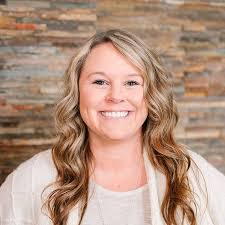 Beckie Thompson's Instagram, Twitter & Facebook