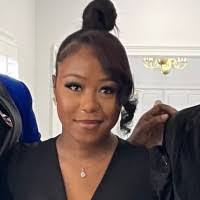 Ciara Francis's Instagram, Twitter & Facebook