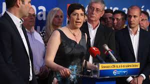 Dobrev spent her internship at modi xerox as a marketing assistant at bangalore, india. Fecsego Blog Archive Dobrev Klarat Jelolik Az Ep Egyik Alelnokenek Dobrev Klara Is Appointed Vice President Of The Ep