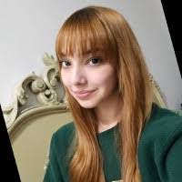 Helen Reyna's Instagram, Twitter & Facebook