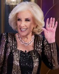 La Noche de Mirtha Legrand 💕👑🥂💐 #mirthalegrand #lanochedemirtha