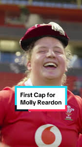 Molly Reardon's Instagram, Twitter & Facebook