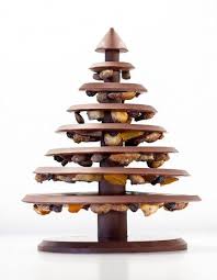 Noel 2013 L Arbre De Noel Au Chocolat Noir Ou Lait La Manufacture De Chocolat Alain Ducasse Arbre Mendiant En Ch Pieces En Chocolat Chocolat Chocolat Noel