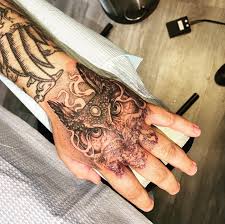 Henna tattoos super billig finden und mit vergleiche.de jetzt bis zu 57% sparen. Tattoo Done By Janelle Reithmeier At Boss Tattoos In Calgary Ab I Named Him Winston And He Is A Great Horned Owl Tattoos