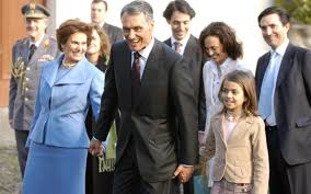 Sábado, ricardo salgado esteve com a mulher este ano a passar a páscoa e a rever os três netos (de 15, 12 e 9 anos). Surpresa Neta De Cavaco Silva Esta Apaixonada E O Avo Do Namorado Tambem E Famoso Vip Pt