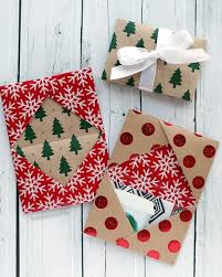 Find the finishing touches that will make your gifts look a million dollars, especially helpful if your wrapping isn't perfect! 20 Best Gift Card Presentation Ideas How To Wrap A Gift Card Present
