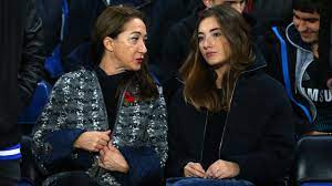Жозе́ ма́риу душ са́нтуш моури́нью фе́лиш (порт. Zhena Vygonyala Mourinyu Iz Doma I Dumala O Razvode No Zhoze Vse Ravno Izmenyaet Eurosport