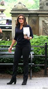 This season contains the 400th episode of the series. Pin On I Love Mariska