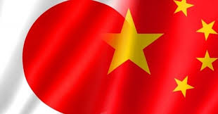 Evergrande group ）は中華人民共和国 広東省 深圳市に本拠を置く（登記上の本籍地はケイマン諸島）不動産開発会社。. æ'å¤§éå£ã®åµæ¥­è ç¾ä¼é·ã®è¨±å®¶å° ä¸­å½çµå¶èã·ãªã¼ãº19 M A Online M Aã'ãã£ã¨èº«è¿'ã«