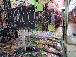 Untuk pengetahuan anda, pasar ini adalah pasar malam yang terbesar di bandar ini. Wakaf Che Yeh Kota Bharu Percutian Bajet