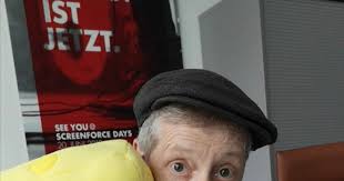 Изучайте релизы santiago ziesmer на discogs. Nickalive Interview With Santiago Ziesmer Voice Of Spongebob In Spongebob Schwammkopf Der Visoon Podcast