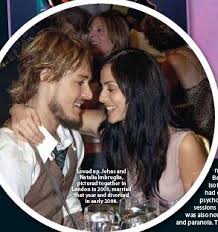 Australian pop star natalie imbruglia and her rocker husband daniel johns announced their separation in a joint statement friday. Natalie Imbruglia And Daniel Johns Dating Gossip News Photos