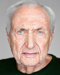 🎄Happy Holidays from González Administration🎁 This photograph taken by  Hans Hartung shows a festive Christmas Eve gathering at the González home  in Arcueil around 1949. Their annual December 24 celebration also served